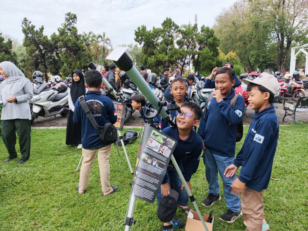 Astronomi Remaja